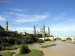 Torres de la Basílica del Pilar y de la Seo, junto al río Ebro