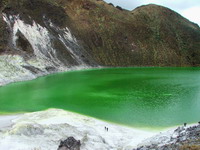 Laguna verde del Azufral.