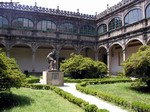 Patio de la Universidad y estatua de Fonseca. Santiago de Compostela.