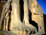 Detalle de la estatua de Ramsés II en Luxor - Egipto