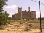Castillo en las afueras de Cáceres