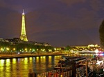 El rio Sena de noche.Parísiffel - París