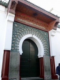 Portada de mezquita en la kasbah de Tánger.