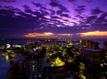 Vista nocturna de Cancún.