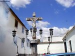 Cristo de los Faroles, envuelto en el humo de una traca - Córdoba
