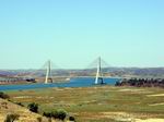 Puente internacional sobre el río Guadiana entre España y Portugal