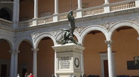 El Alcázar. Estatua del emperador Carlos I.