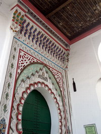Entrada a mezquita en la medina de Tetuán.