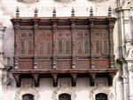 Balcón del palacio arzobispal de la época virreinal. Lima.