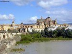 Mezquita-Catedral y puente romano sobre el Guadalquivir - Córdoba